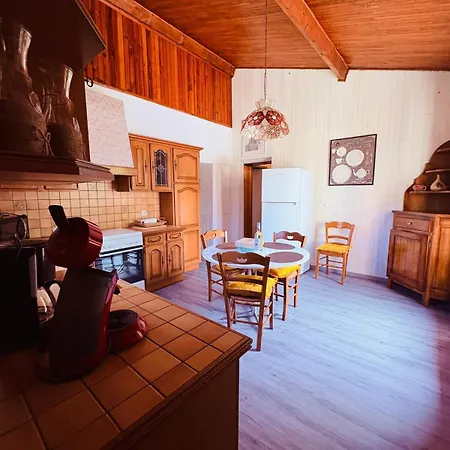 A 2km Du Centre De Villa Sarlat-la-Canéda